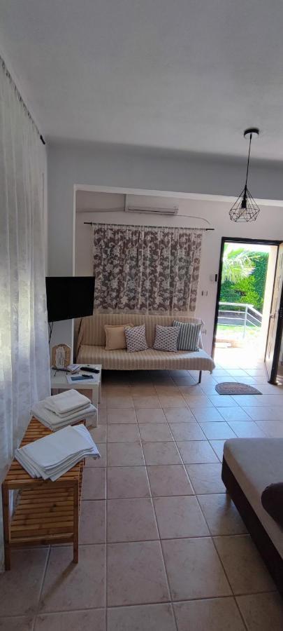 Maria'S Luxury Apartment คัสซานเดรีย ภายนอก รูปภาพ